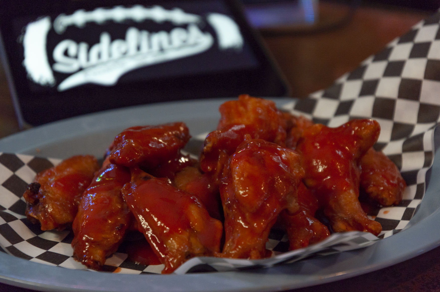 Sidelines wings